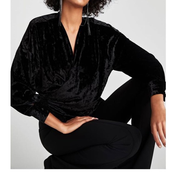 Black velvet crossover top with tassels small - Picture 2 of 5